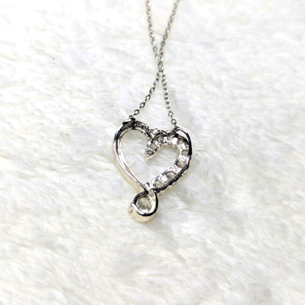 Vintage Elegant Sterling Silver Heart and CZ Necklace - Picture 6 of 8